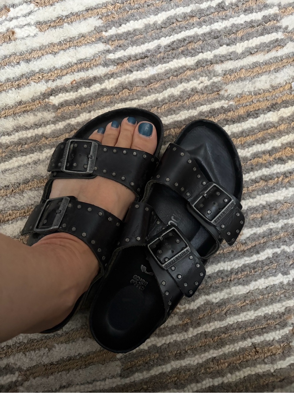 Vintage/Rare  Birkenstock Arizona Black LEATHER Studded Sandals – EU 38